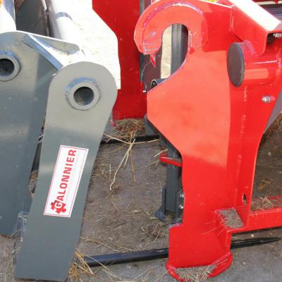 GDE150F - Dérouleuse balles rondes sur pique balles - dents inclinables pour ne pas se planter dans le sol - GALONNIER