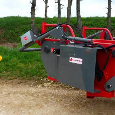 GDP150T - Dérouleuse pailleuses balles rondes à peignes pivotante portée - radiocommande - GALONNIER
