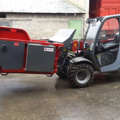 GDPD150T - Dérouleuse pailleuses balles rondes à disques pivotante portée - adaptation valet de ferme - GALONNIER