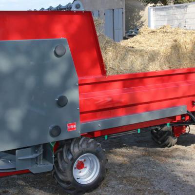 GCPA220F - Pailleuse automotrices balles cubiques - disques paillage - poste de conduite debout - balle carrée de paille - GALONNIER