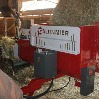 GDV150C - Dérouleuse disitributrice traînée - distribution sur tapis à droite - GALONNIER