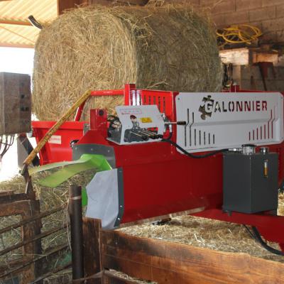 GDV150C - Dérouleuse disitributrice traînée - distribution sur tapis à droite - GALONNIER