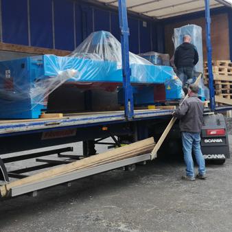 Arrivée et mise en place de la table de découpe plasma haute définition - © GALONNIER