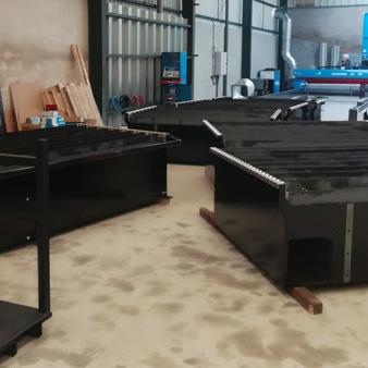 Arrivée et mise en place de la table de découpe plasma haute définition - © GALONNIER