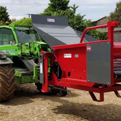 Distributrice pailleuse mixte sur pique balles (balles rondes et carrées) - GALONNIER